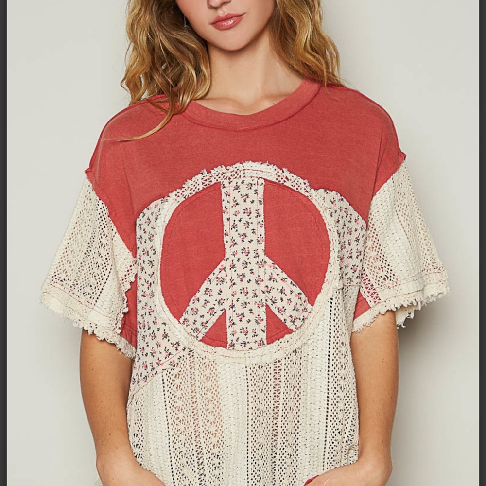 POL Pink and Cream Crochet Peace Sign Top - Picture 4 of 8